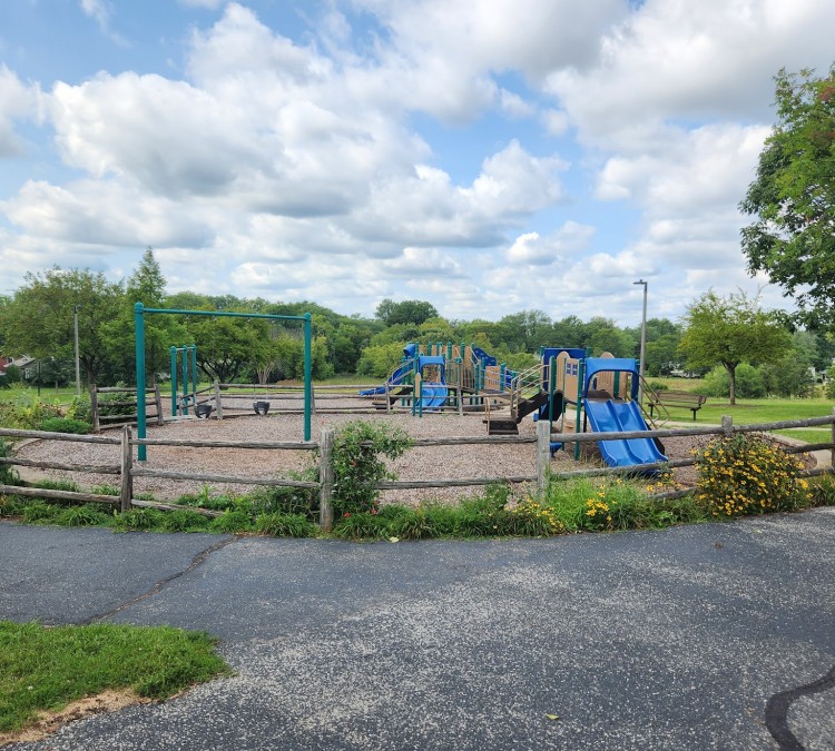 Ebersold Park (Downers&nbspGrove,&nbspIL)